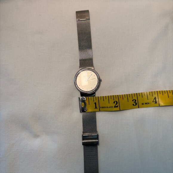 Skagen Silver Mesh Band Watch Minimalist Cream Face Unisex Timepiece - Picture 2 of 8